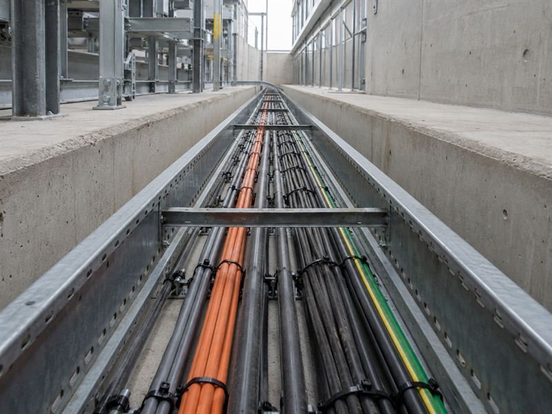 Control cables being terminated and ferruled in a marshalling panel